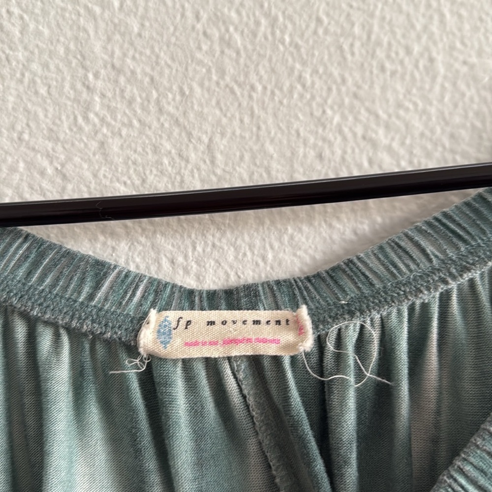Free People Movement Green Tie-Dye Off-Shoulder Swing Top Size Medium - Picture 3 of 5